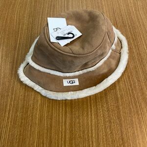 Uggs Mens Brown Shearling Bucket Hat with Cream Trim